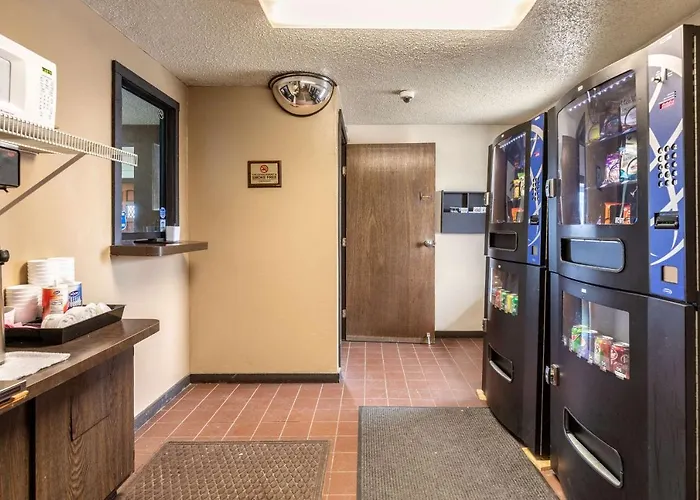 Rodeway Inn&Suites I-94 Kenosha